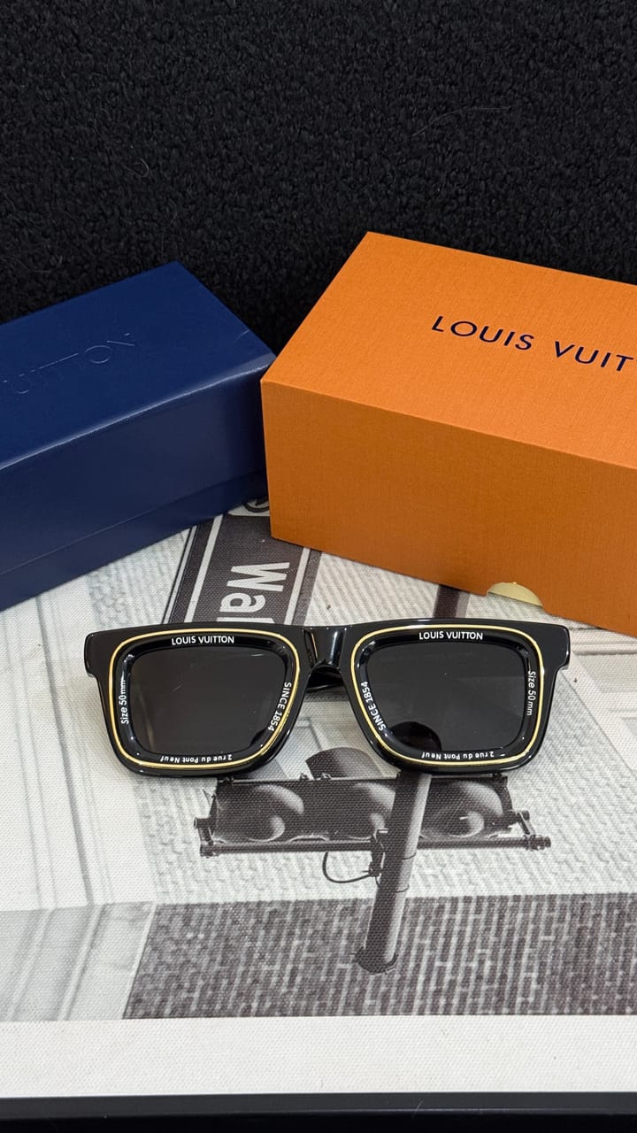 LOUIS VUITTON LV C442U