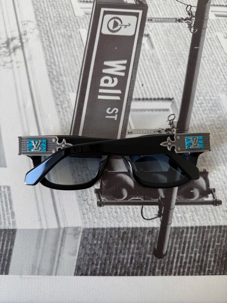LOUIS VUITTON Z2529U detail 2