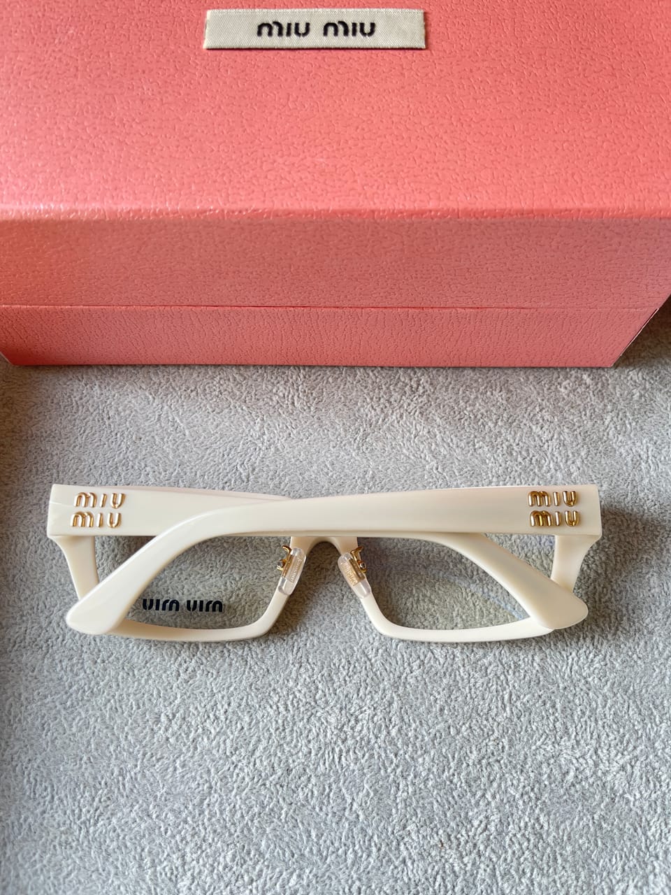MIU MIU SMU 04XF detail 2