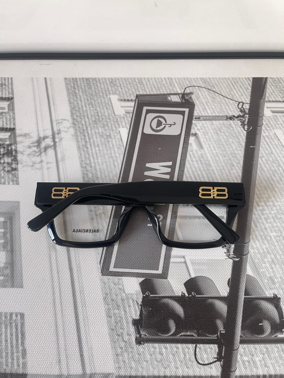 BALENCIAGA BB0240O detail 2