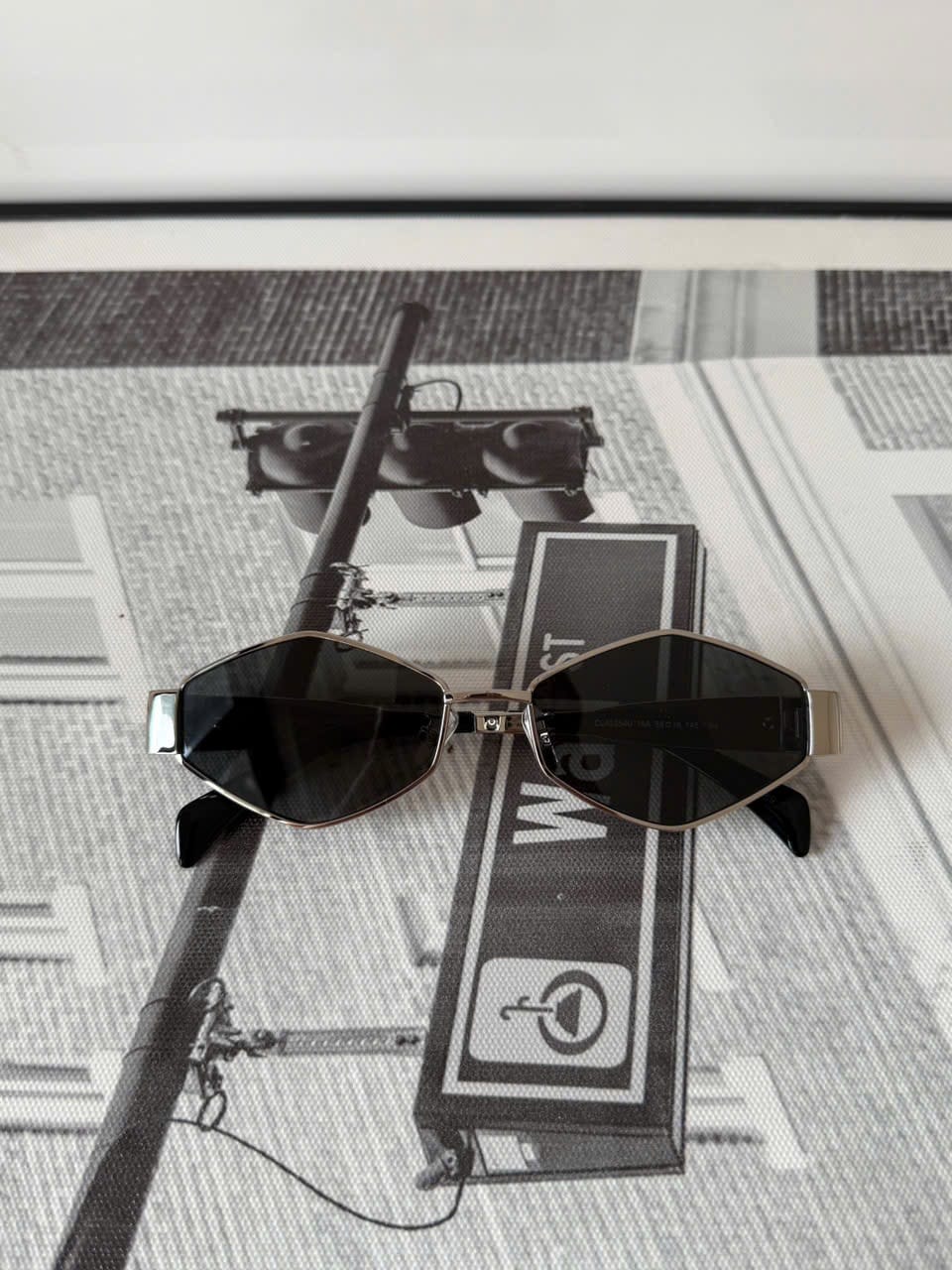 CELINE CL40254U - Góc chụp 1