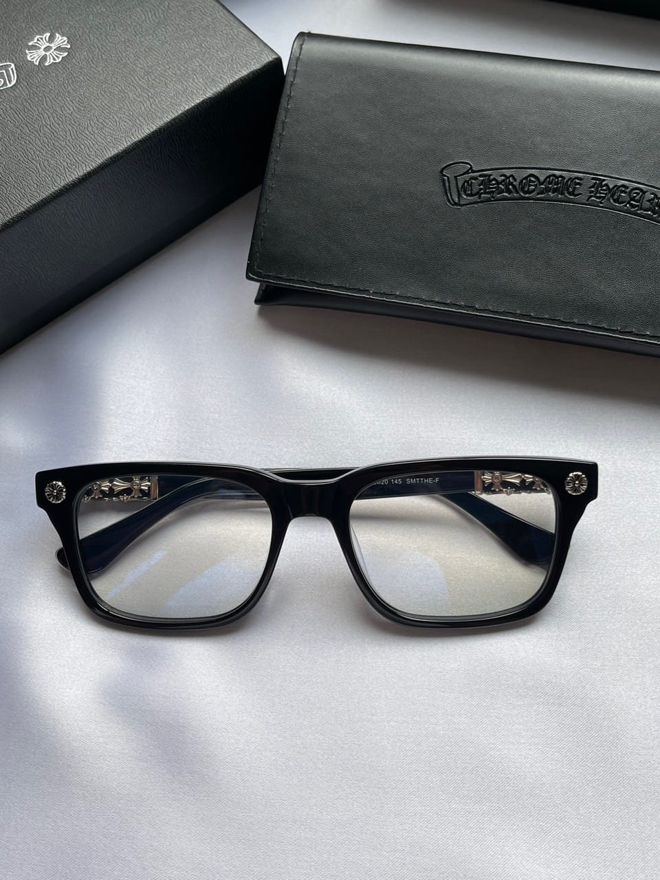 CHROME HEARTS SMTTHE-F - Góc chụp 1