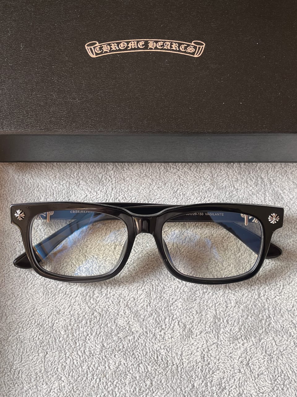 CHROME HEARTS VAGILANTE - Góc chụp 1