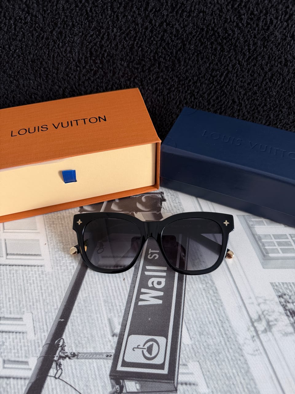 LOUIS VUITTON Z1523E