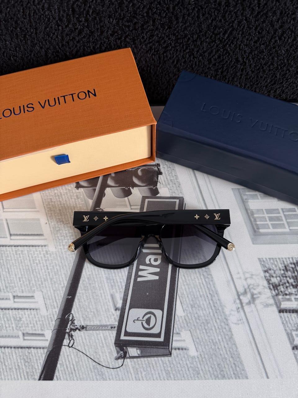 LOUIS VUITTON Z1523E detail 2