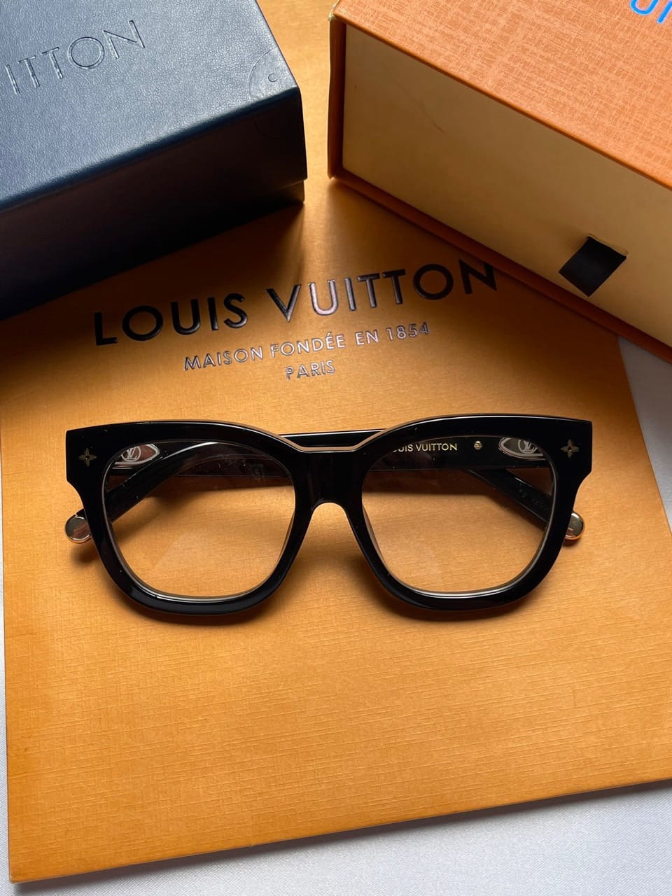 LOUIS VUITTON Z1523E 01 - Góc chụp 1