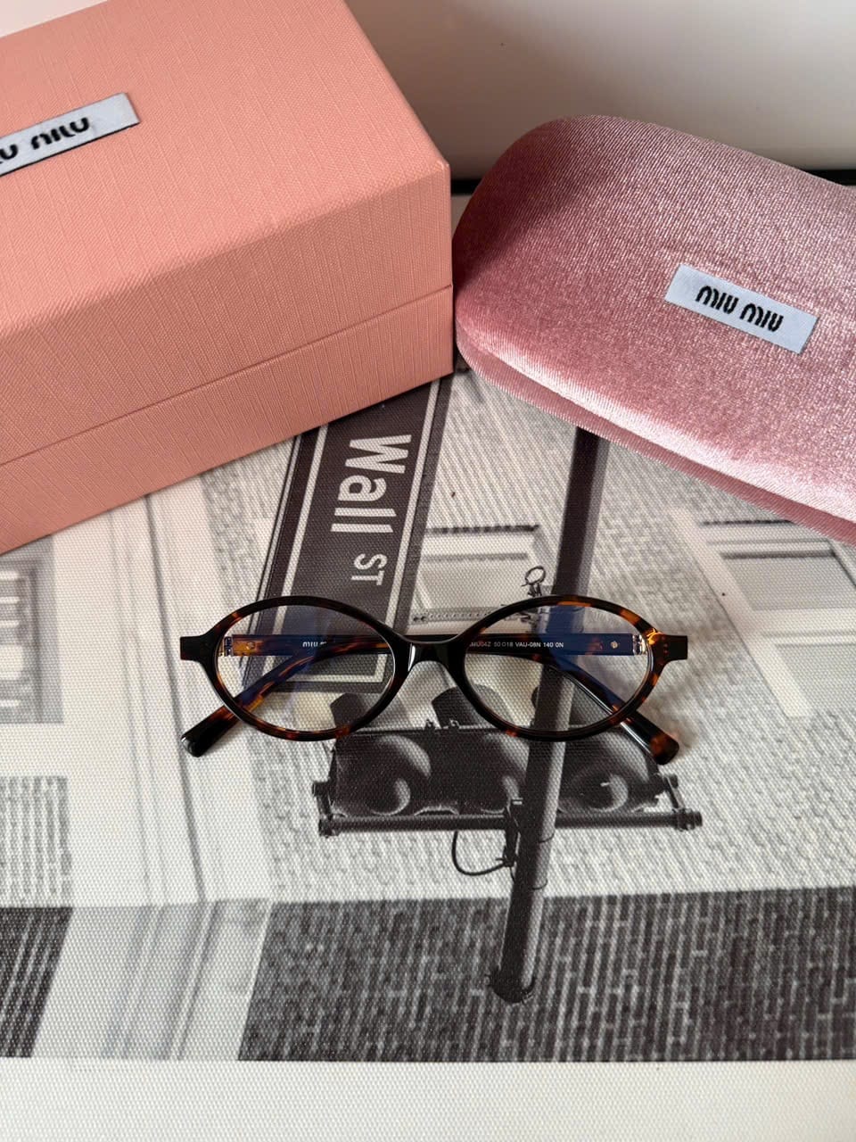 MIU MIU SMU 04Z - Góc chụp 1