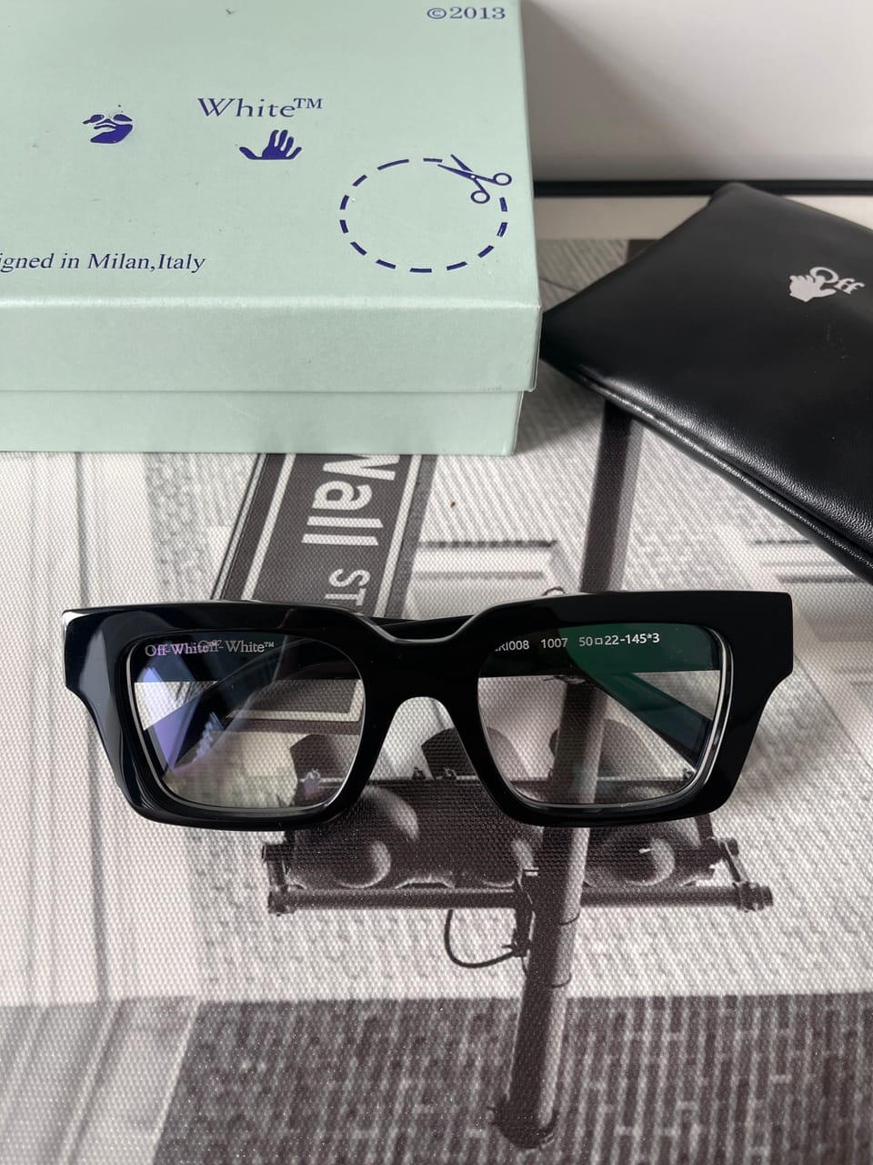 OFF-WHITE OERI1008 007 - Góc chụp 1