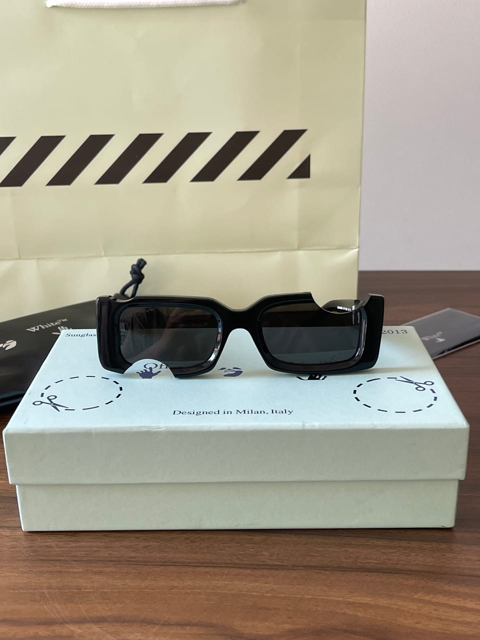 OFF-WHITE OW40006 U