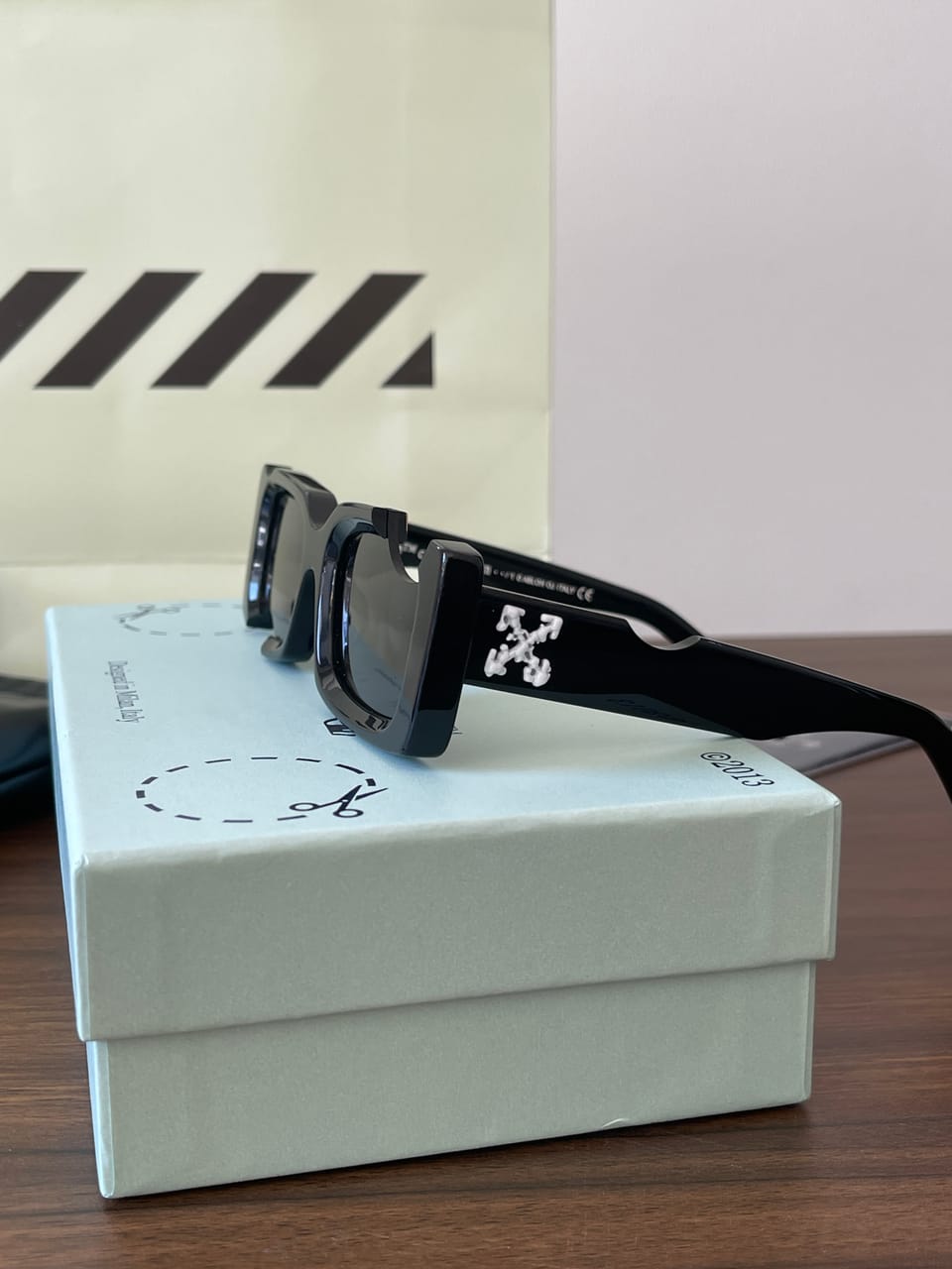 OFF-WHITE OW40006 U detail 2