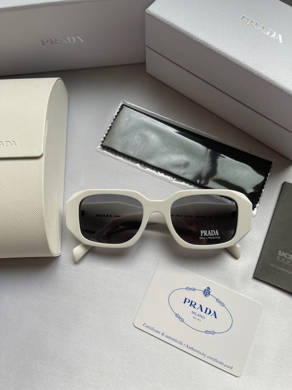 PRADA SPR 17W-F