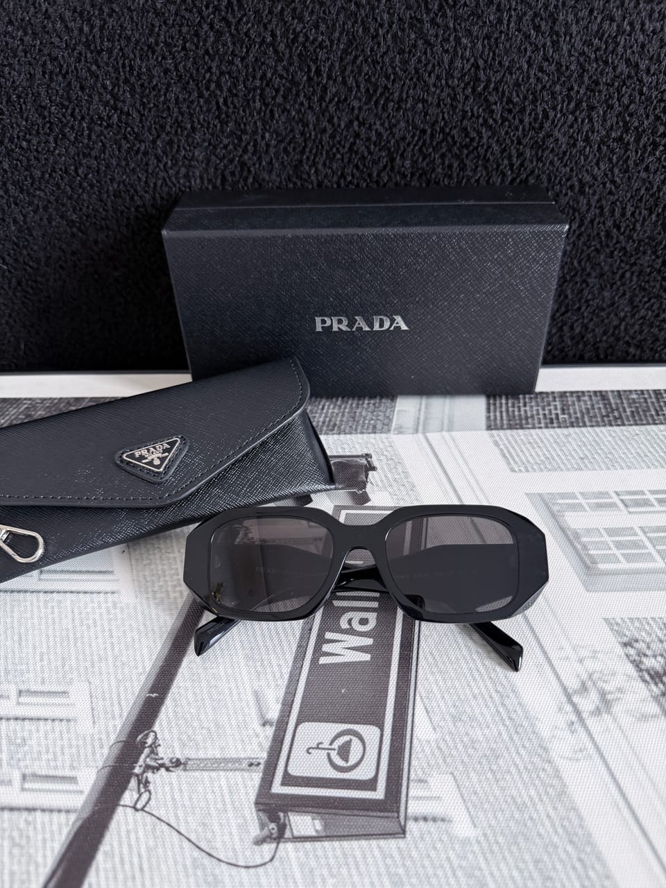 PRADA SPR 17W F - Góc chụp 1