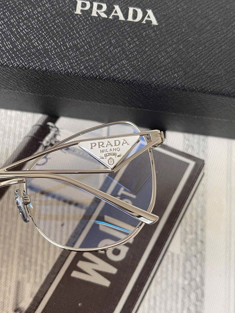 PRADA SPR 57Y detail 2