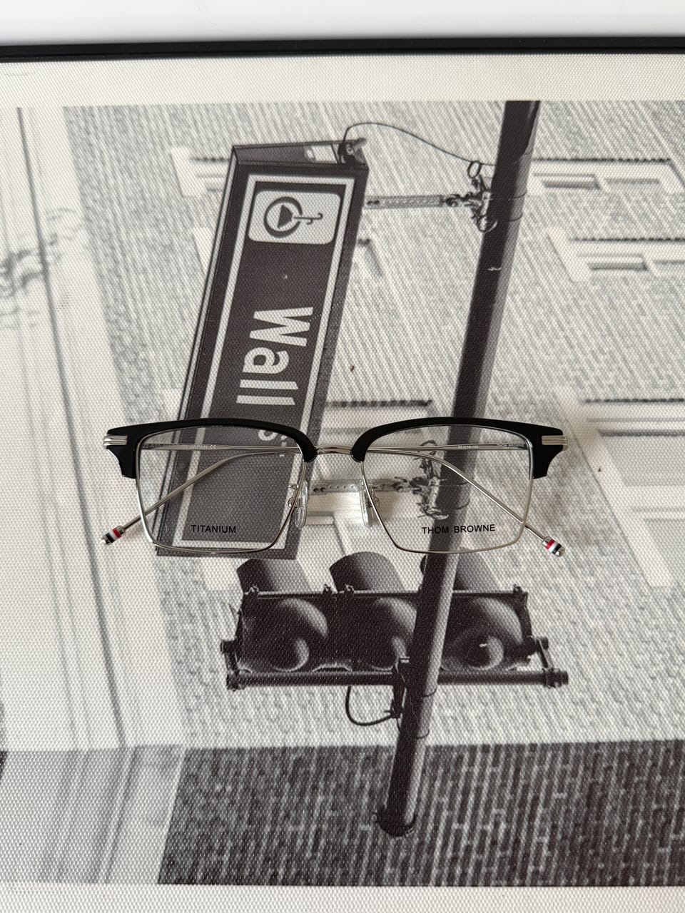 THOM BROWNE TBX 422 detail 2